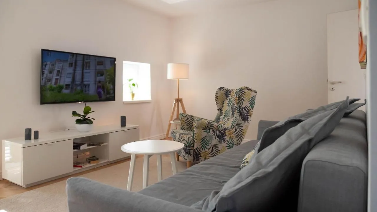 Sunnyside Apartment In The City Center ليوبليانا 0*,